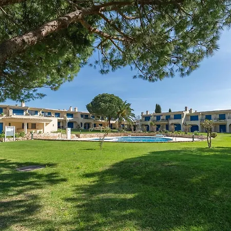 Pool Retreat At Clube Da Bemposta #2002